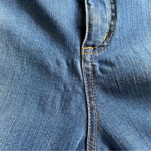 Torrid Distressed Boyfriend Jeans Stretch Denim Womens Size 18 - Picture 6 of 10